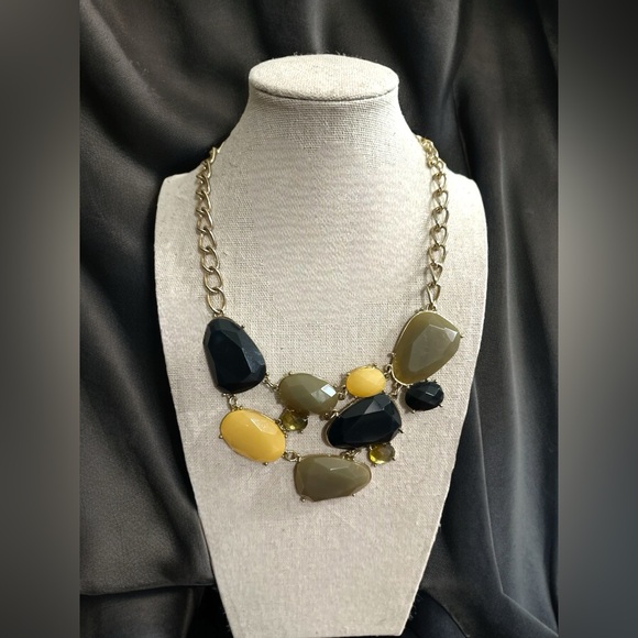 Three Gold Tone Jeweled Fashion Necklaces 18-20” - Picture 9 of 10